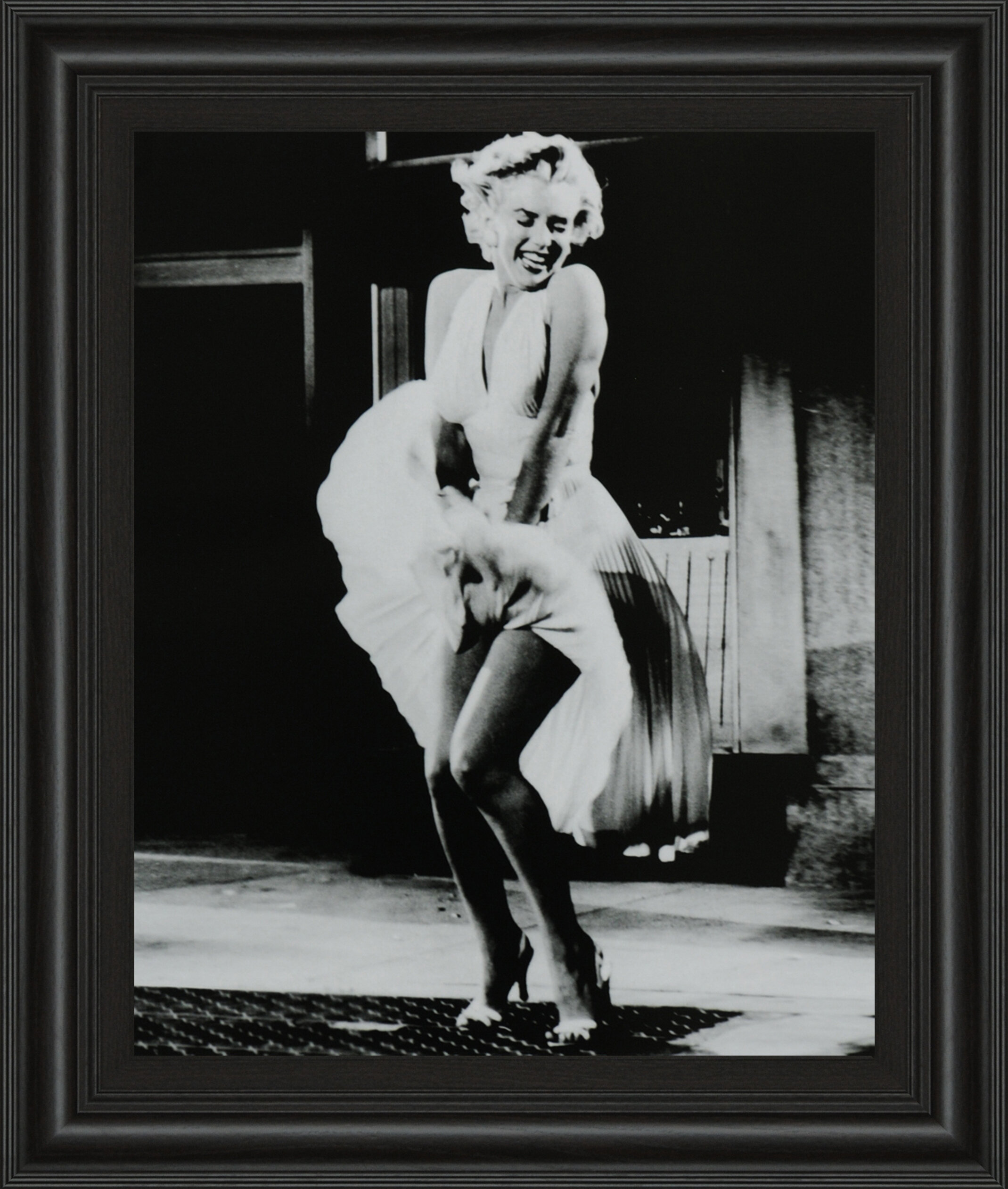 ClassyArtWholesalers Marilyn Monroe Framed Photographic Print Reviews